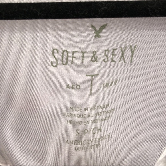 2/$15 🐧 Lilac American Eagle Long Sleeve Soft Shirt - Picture 3 of 3